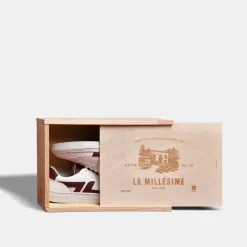 Baskets vegan blanches et bordeaux |