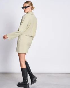 Blazer court en matière recyclée | vert "tulia pistachio"