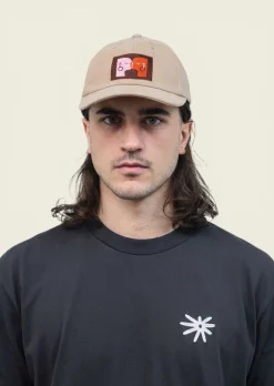 Casquette brodée en coton bio | beige "six panel kiss"