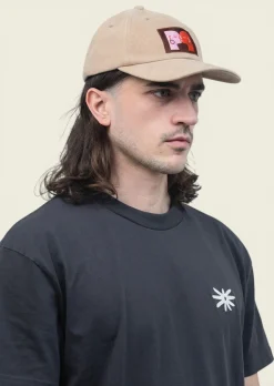 Casquette brodée en coton bio | beige "six panel kiss"