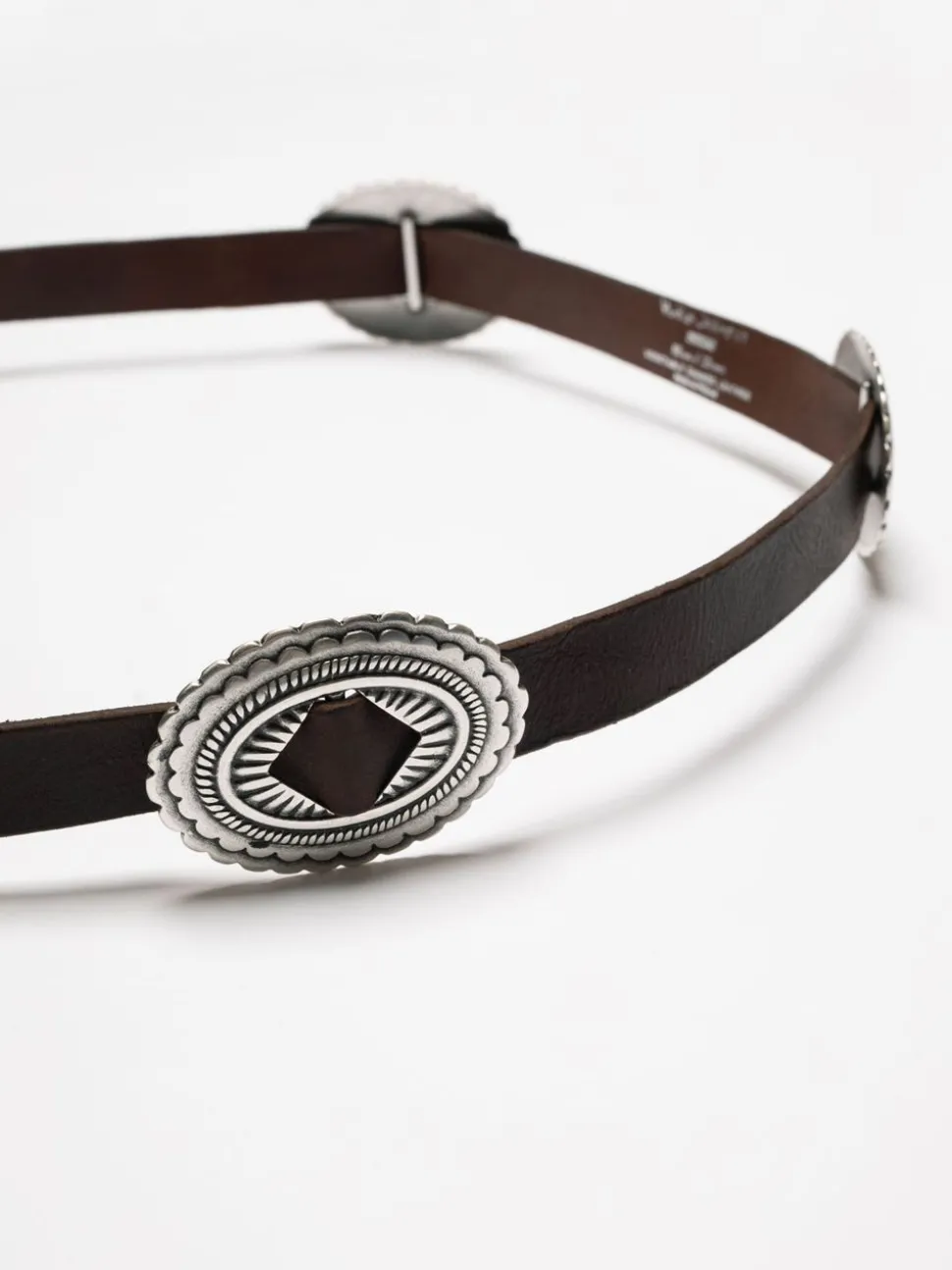 Ceinture en cuir au tannage végétal | marron "western concho silver belt dark brown"