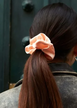 Chouchou en matière upcyclée | satin abricot