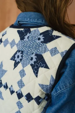 Gilet matelassé en coton bio | bleu et blanc "lill quilted cotton vest - offwhite/blue"