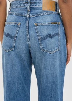 Jean droit large en coton bio | bleu "clean eileen clear skies"
