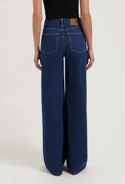 Jean évasé en coton bio et recyclé | bleu foncé 