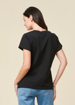 Le t-shirt décolleté noir