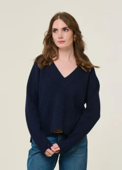 Pull col v en laine recyclée | bleu "manon - blu mora"