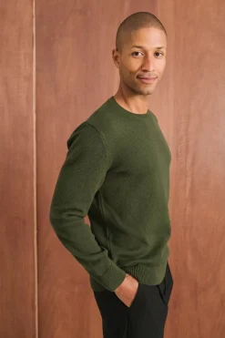 Pull en laine mérinos recyclée | olive