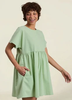 Robe en coton bio et matières recyclées | vert "checks oversize shorts dress green"