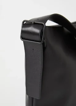 Sac bandoulière en cuir certifié | noir "stockholm"