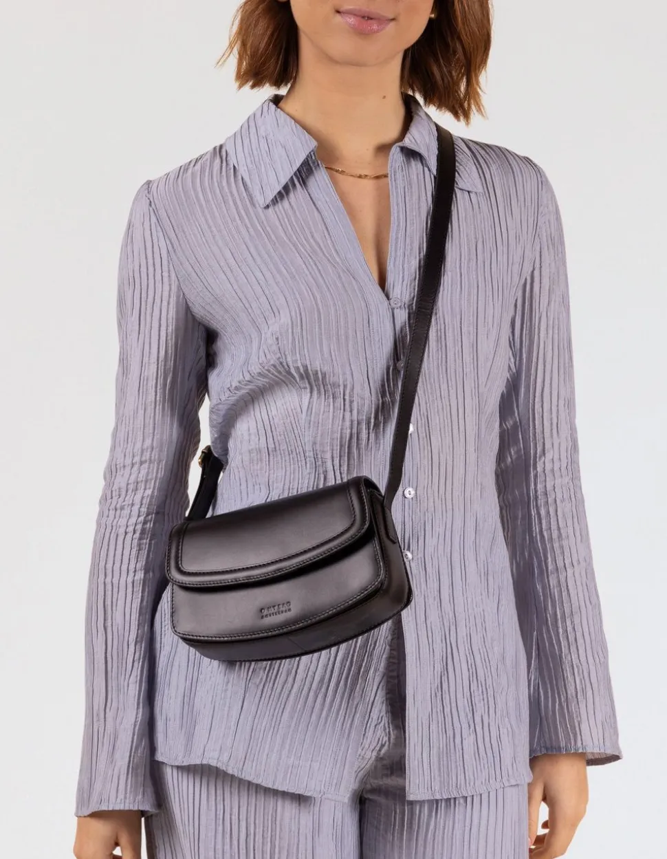 Sac à bandoulière en cuir certifié | black "kendalini - black classic leather"