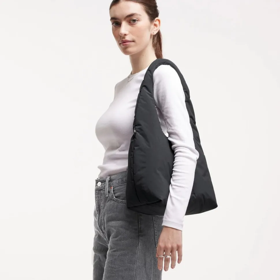 Sac épaule en matière recyclée | cloud shoulder bag monochrome black