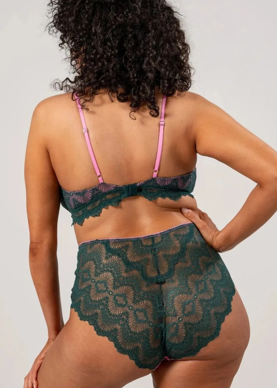 Soutien gorge triangle en matières recyclées | bicolore "lace mesh plunge bralette - pine/candy pink"